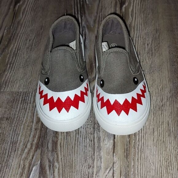 Swiggles shark canvas slip.on shoes Sz 8 - Picture 2 of 6